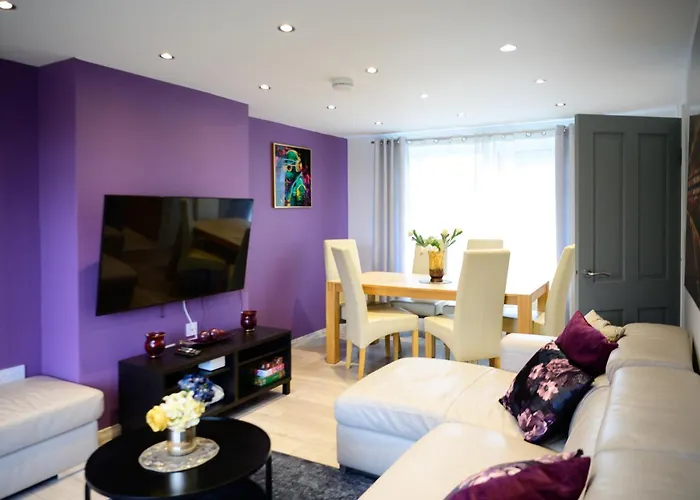 Strelley House 2- Spacious With Free Off-Street Parking, Wifi 500Mb & Netflix, Close To M1 Jct26 Family & Contractor Friendly