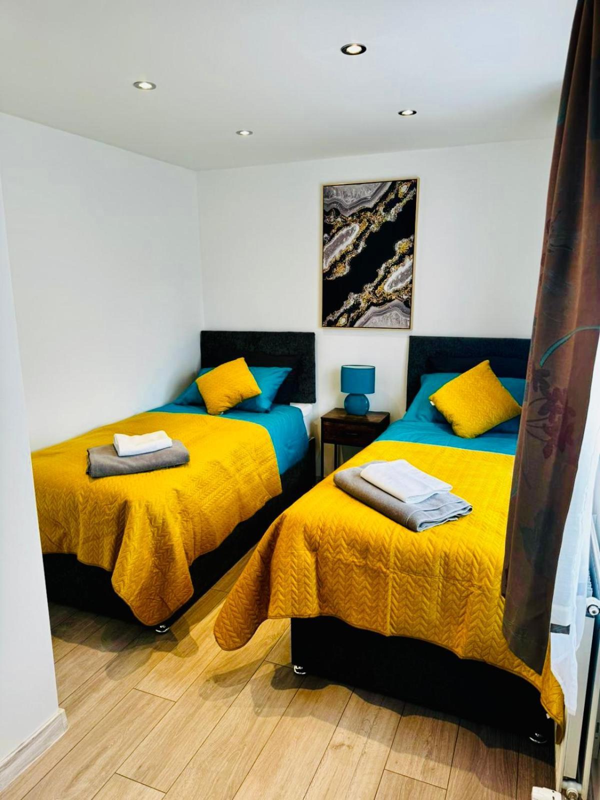 Strelley House 2- Spacious With Free Off-street Parking, Wifi 500mb & Netflix, Close To M1 Jct26 Family & Contractor Friendly * Ноттингем