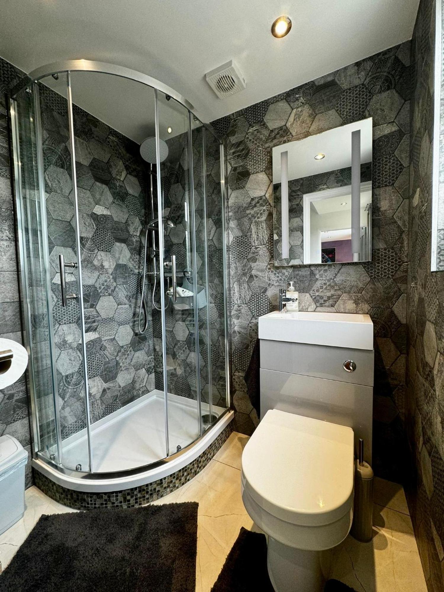 Strelley House 2- Spacious With Free Off-street Parking, Wifi 500mb & Netflix, Close To M1 Jct26 Family & Contractor Friendly Дом отдыха *