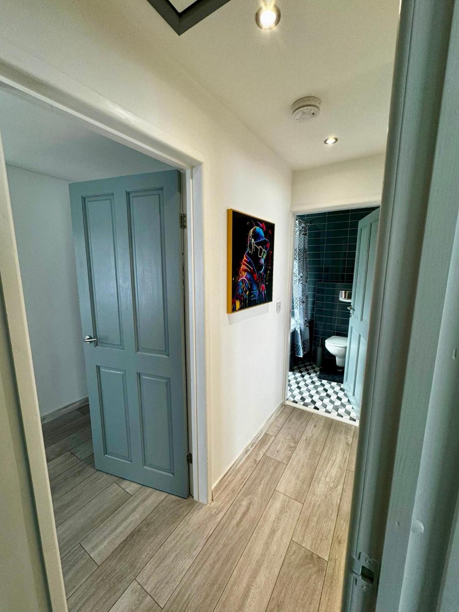 Strelley House 2- Spacious With Free Off-street Parking, Wifi 500mb & Netflix, Close To M1 Jct26 Family & Contractor Friendly * Ноттингем