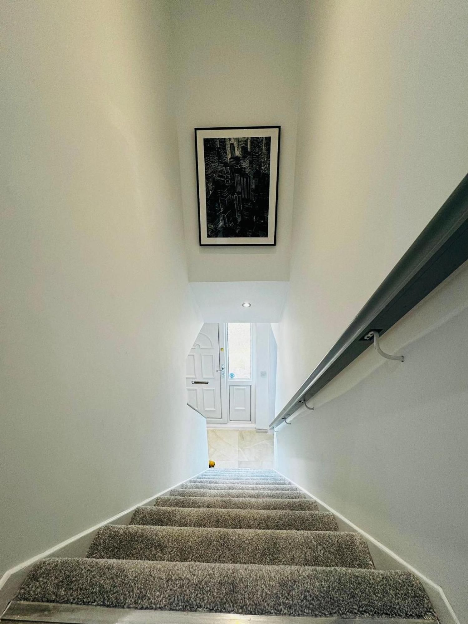 Strelley House 2- Spacious With Free Off-street Parking, Wifi 500mb & Netflix, Close To M1 Jct26 Family & Contractor Friendly Ноттингем