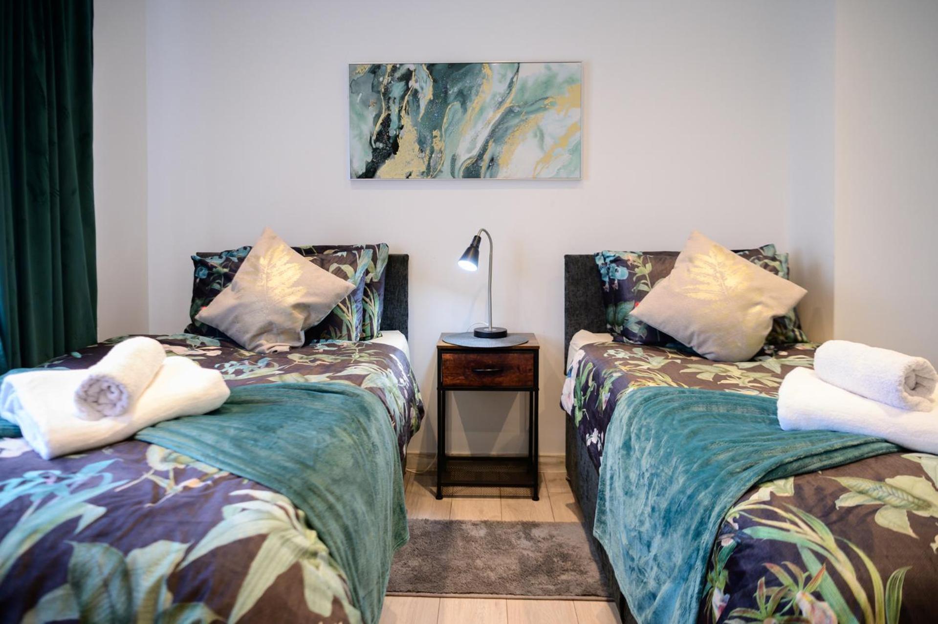 Strelley House 2- Spacious With Free Off-street Parking, Wifi 500mb & Netflix, Close To M1 Jct26 Family & Contractor Friendly Ferienhaus *