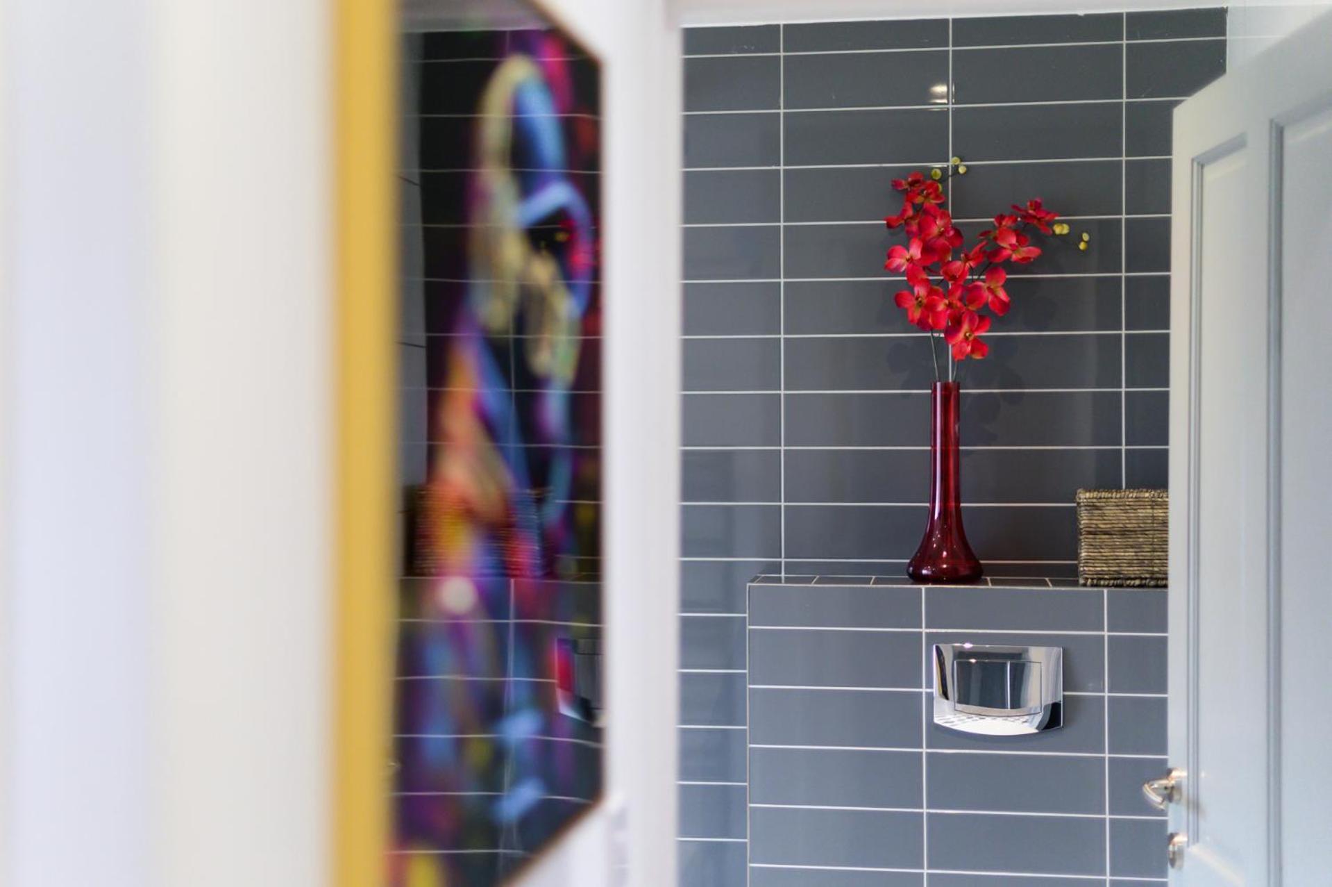 Vakantiehuis 3br,1 Bathroom,1 Shower,cctv,perfect For Business Trip & Families Or Working Proffesionals-just 5 Min From M1,500mb Wi-fi,netflix,fully Equiped Kitchen,asda Supermarket 5 Min Walk,free Secure Parking&relaxing Garden