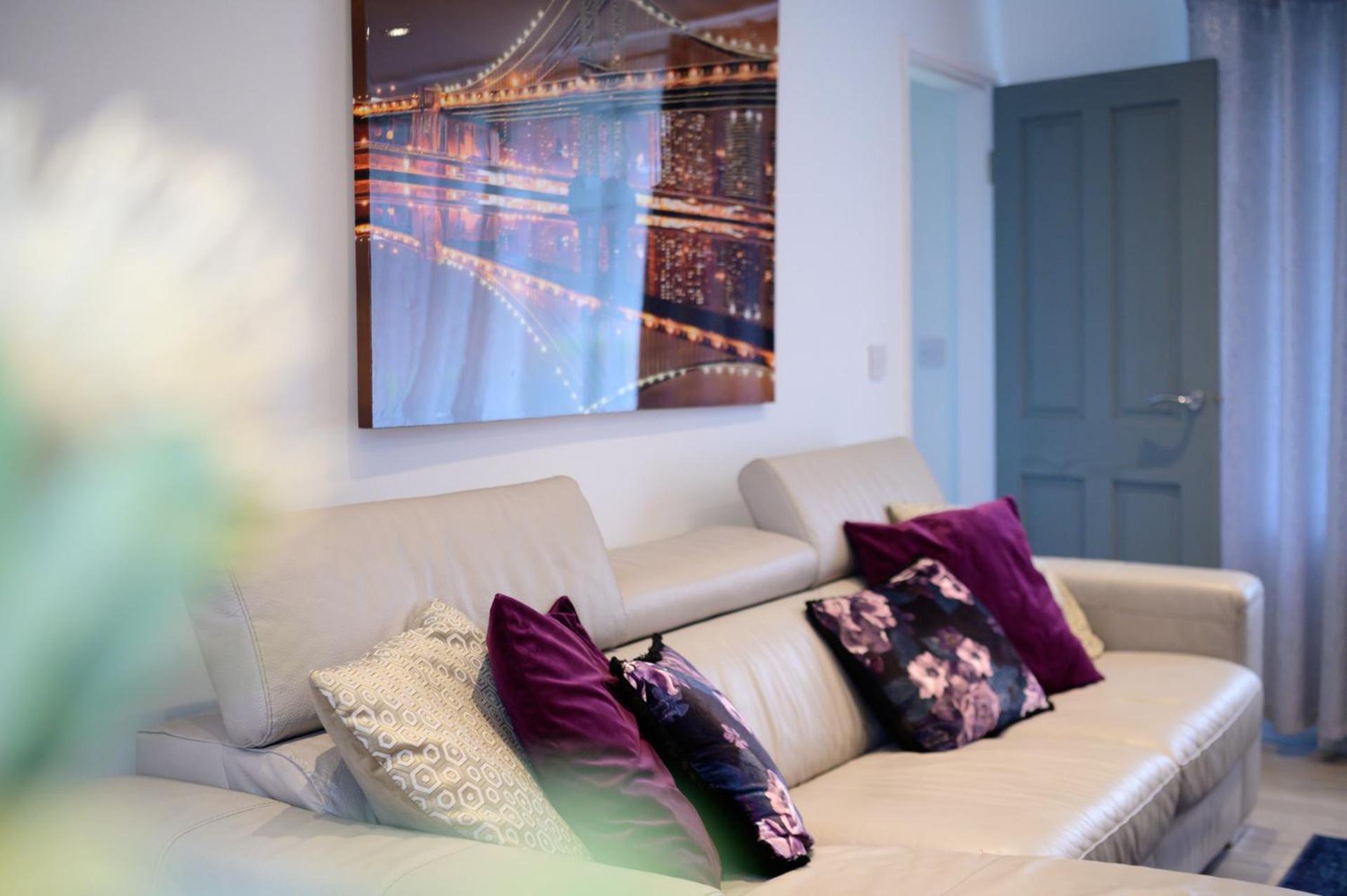 Дом отдыха Strelley House 2- Spacious With Free Off-street Parking, Wifi 500mb & Netflix, Close To M1 Jct26 Family & Contractor Friendly *
